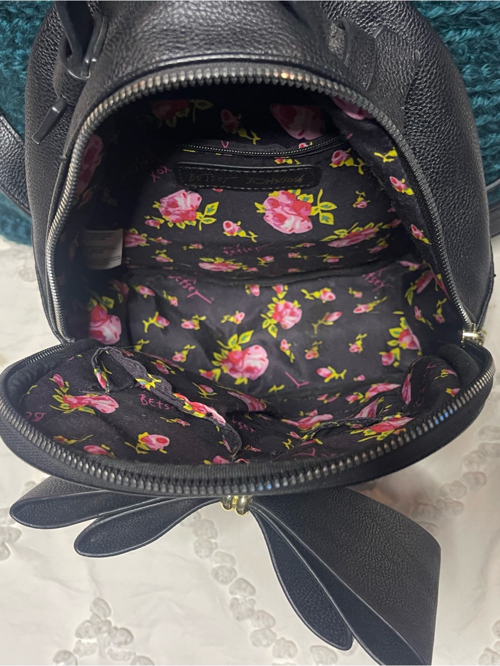 Betsey Johnson Black Quilted Heart Bow Mini Backpack Purse - Picture 5 of 14